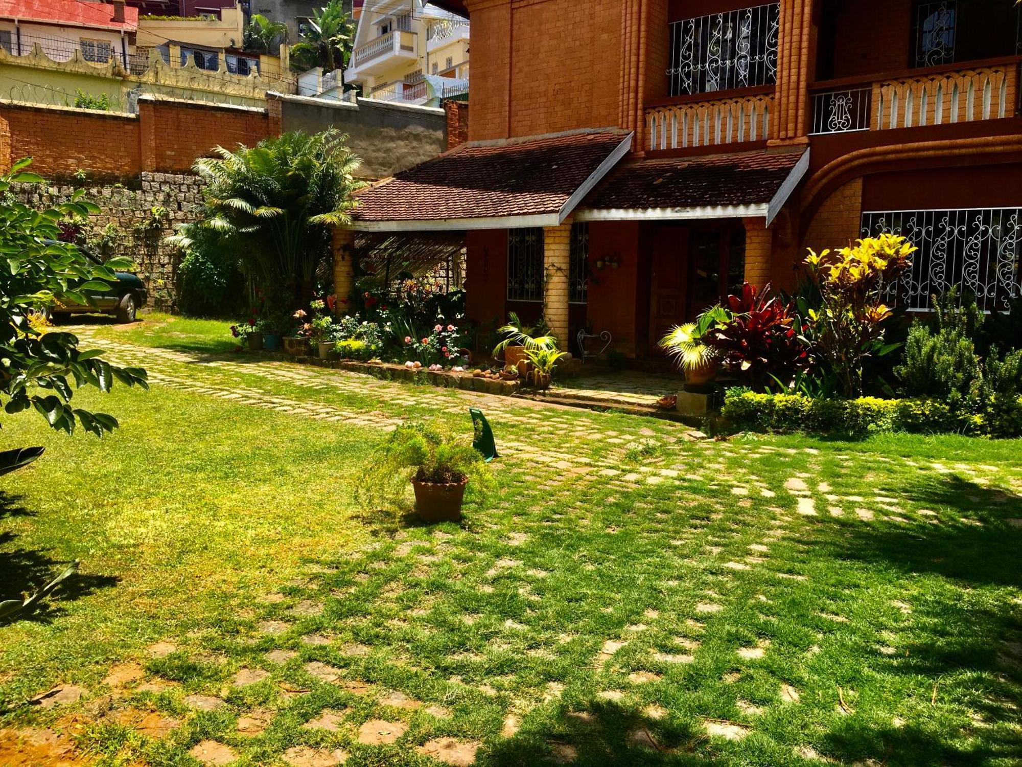 Le Fumoir Guest House Familiale Antananarivo Dış mekan fotoğraf